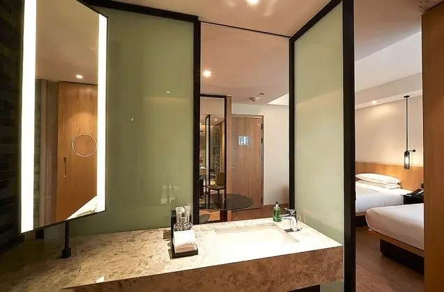 Oda, 2 Tek Kişilik Yatak, Sigara İçilmez (One bathroom)