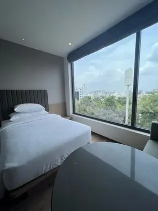 Premium Oda, 1 En Büyük (King) Boy Yatak ve Çekyat, Sigara İçilmez, Şehir Manzaralı