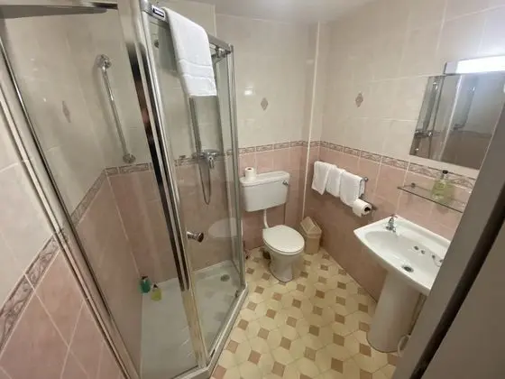 Basic Üç Kişilik Oda