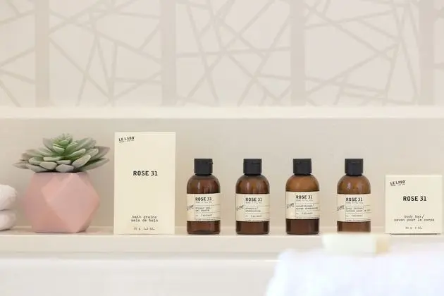 Signature Süit, 1 Yatak Odası, 2 Banyolu (Floors 8-31)