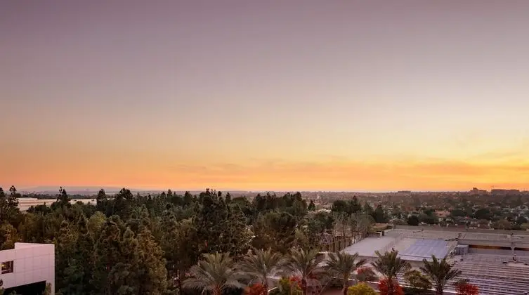 Deluxe Oda, 1 En Büyük (King) Boy Yatak, Balkon (Sunset View)