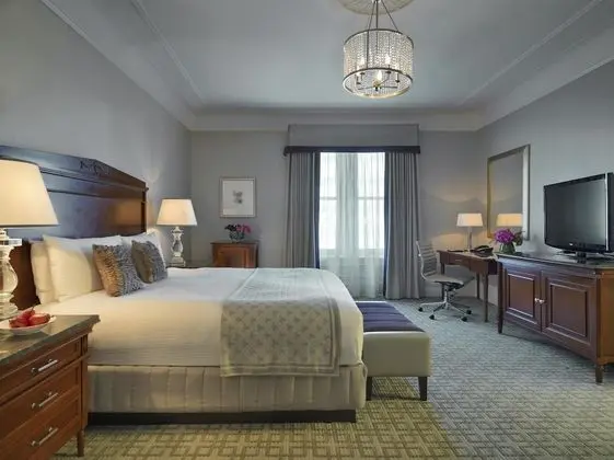 Tek Büyük Yataklı Oda, 2 Çift Kişilik Yatak (Fairmont Gold, City or Interior view)