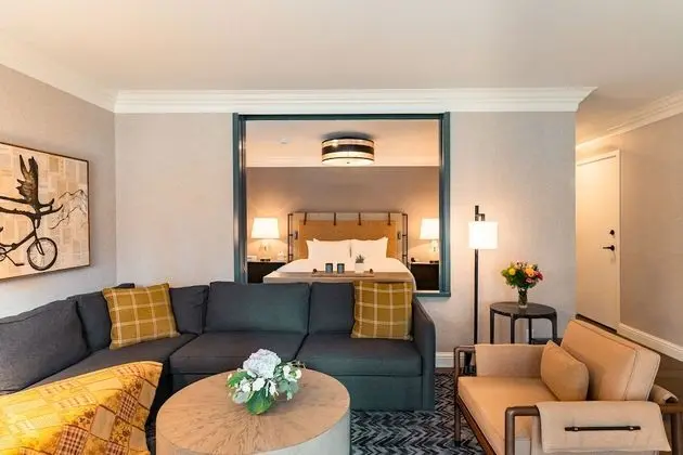 Luxury Süit (2 Double beds, Lakefront)