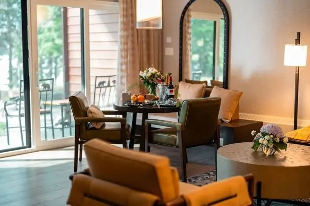 Luxury Süit (2 Double beds, Lakefront)