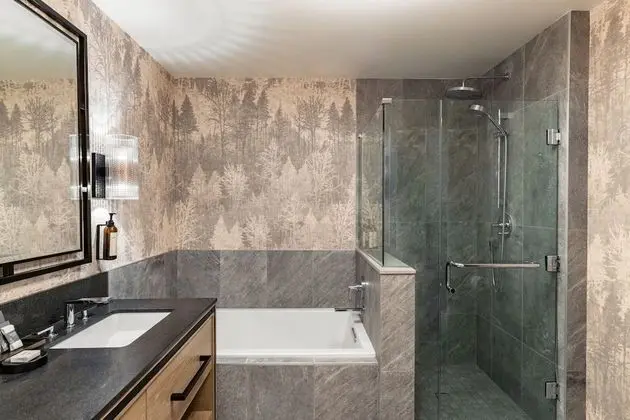 Luxury Süit (2 Double beds, Lakefront)