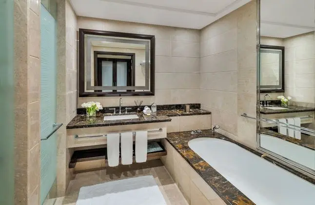 Junior Suite, 1 King Bed (Kaaba)
