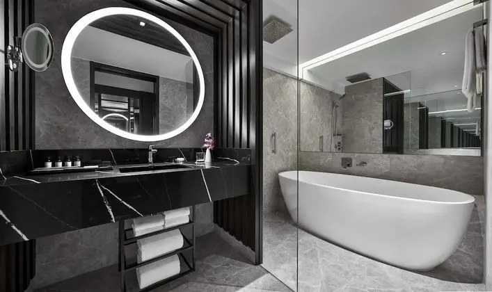 Deluxe Tek Büyük Yataklı Oda, 2 Çift Kişilik Yatak, Balkon