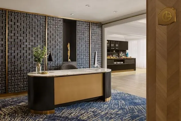 Fairmont Gold, Signature Oda, 1 En Büyük (King) Boy Yatak, Business Dinlenme Salonu Kullanımı