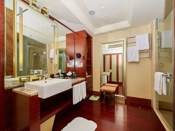 Fairmont Gold, Deluxe Oda, 1 En Büyük (King) Boy Yatak, Göl Manzaralı