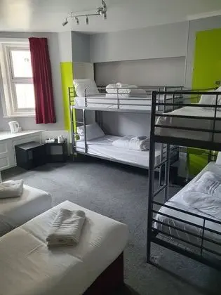 Basic Oda, Birden Çok Yatak (6 Adults )