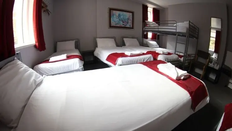 Basic Oda, Birden Çok Yatak (6 Adults )