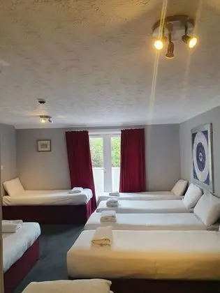Basic Oda, Birden Çok Yatak (7 Adults )