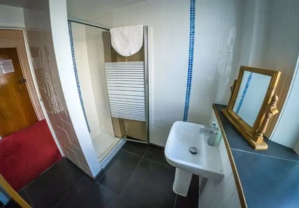 Basic Oda, Birden Çok Yatak (7 Adults )