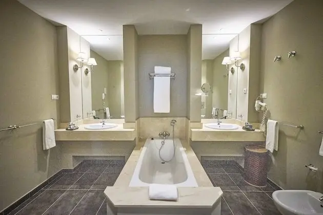 Deluxe Büyük Yataklı Tek Kişilik Oda