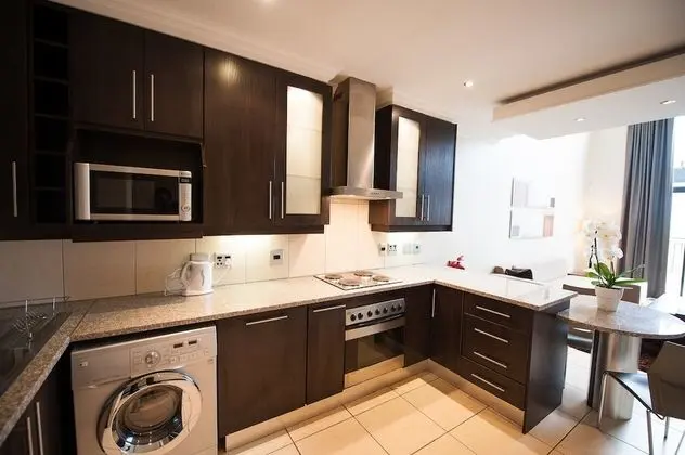 Apart Daire, 2 Yatak Odası, Küçük Mutfak, Avlu Manzaralı (With a Loft)