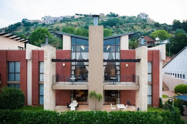 Apart Daire, 2 Yatak Odası, Küçük Mutfak, Avlu Manzaralı (With a Loft)