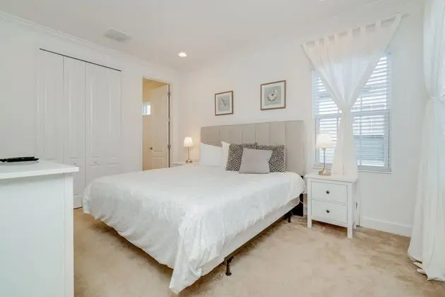 Villa (1472FAIRVIEW)