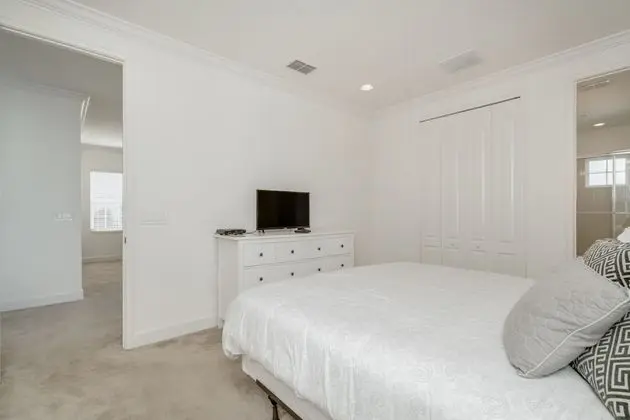 Villa (1472FAIRVIEW)