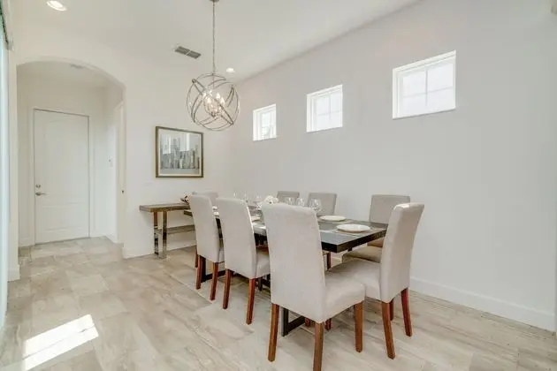 Villa (1472FAIRVIEW)