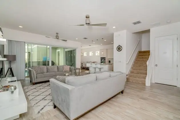 Villa (1472FAIRVIEW)