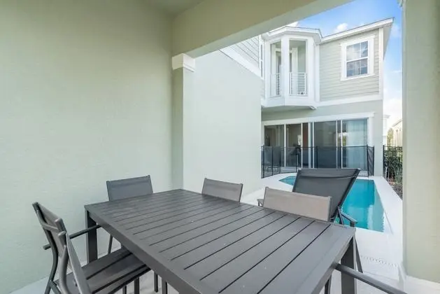 Villa (1472FAIRVIEW)