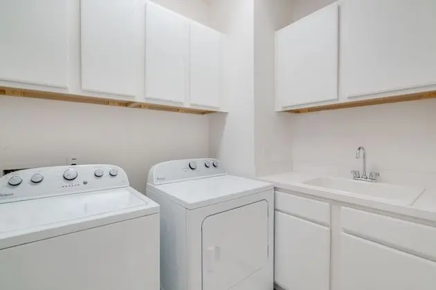 Villa (1472FAIRVIEW)