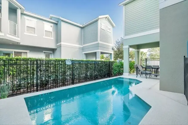 Villa (1472FAIRVIEW)