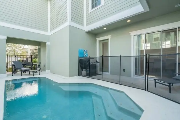 Villa (1472FAIRVIEW)