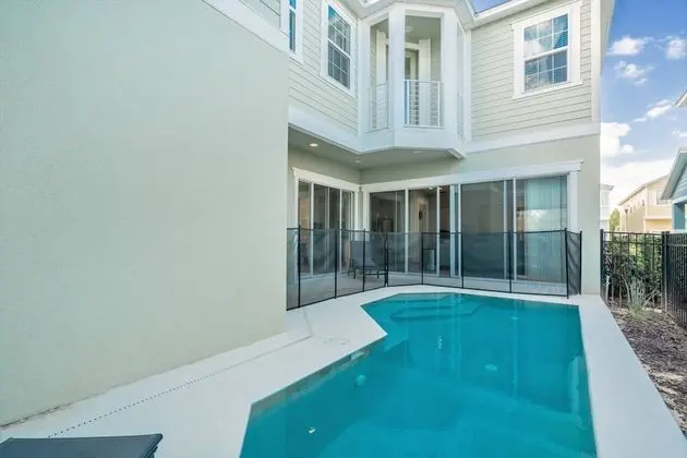 Villa (1472FAIRVIEW)