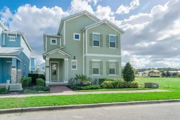 Villa (1472FAIRVIEW)