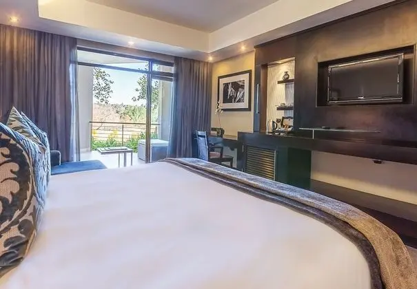 Luxury Oda