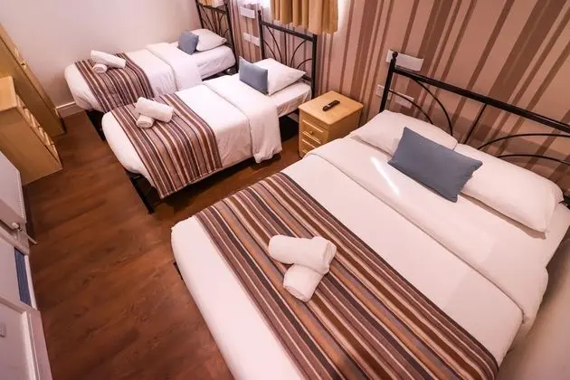 Dört Kişilik Oda, Banyolu/Duşlu (Basement Level)