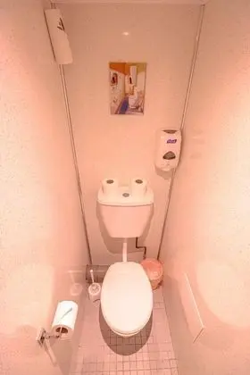 Economy İki Ayrı Yataklı Oda, Ortak Banyo, Ek Bina (Basement Level)