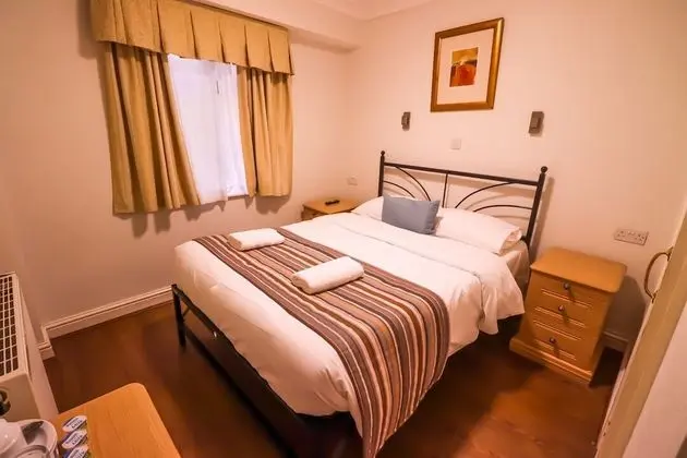 Economy Tek Büyük Yataklı Oda, Banyolu/Duşlu (Basement)
