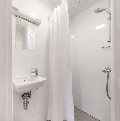 Economy Tek Büyük Yataklı Oda, Banyolu/Duşlu (Basement)