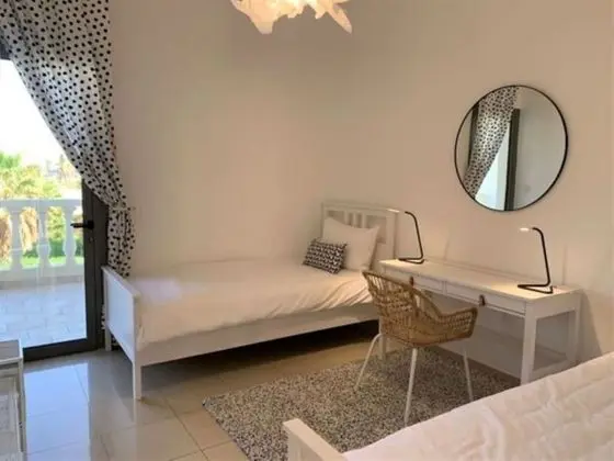 Luxury Villa (4 Bedrooms)