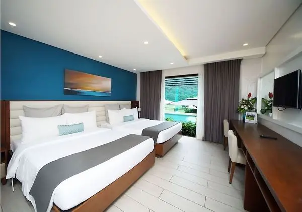 Premier Oda, Havuz Manzaralı (Laguna)