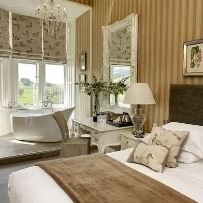 Luxury Tek Büyük Yataklı Oda