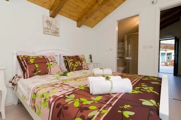 Villa (Four-Bedroom Villa with Terrace)