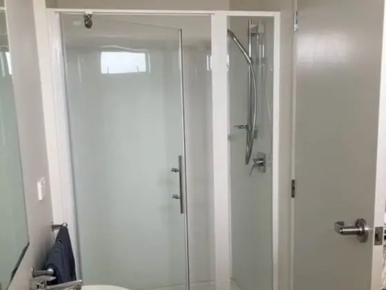 Tek Büyük Yataklı Oda, Banyolu/Duşlu