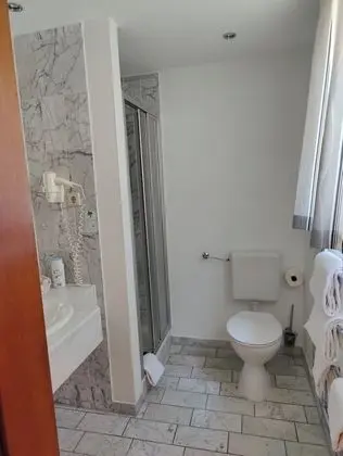 Basic Tek Büyük Yataklı Oda