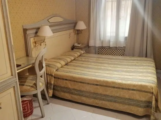 Economy Tek Büyük Yataklı Oda