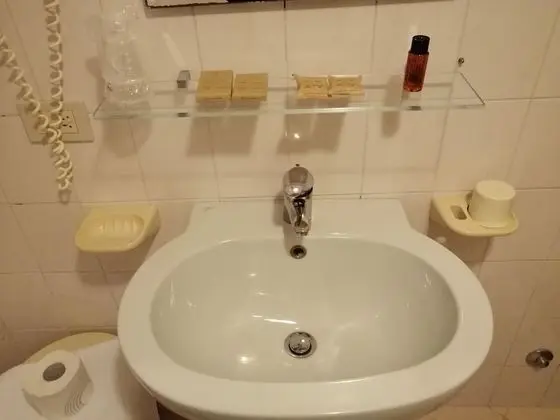 Economy Tek Büyük Yataklı Oda