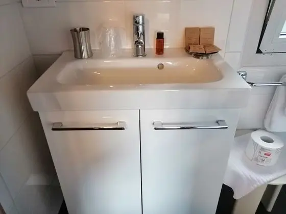 Economy Tek Büyük Yataklı Oda