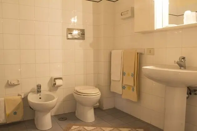 Basic Üç Kişilik Oda, Birden Çok Yatak, Sigara İçilebilir, Şehir Manzaralı