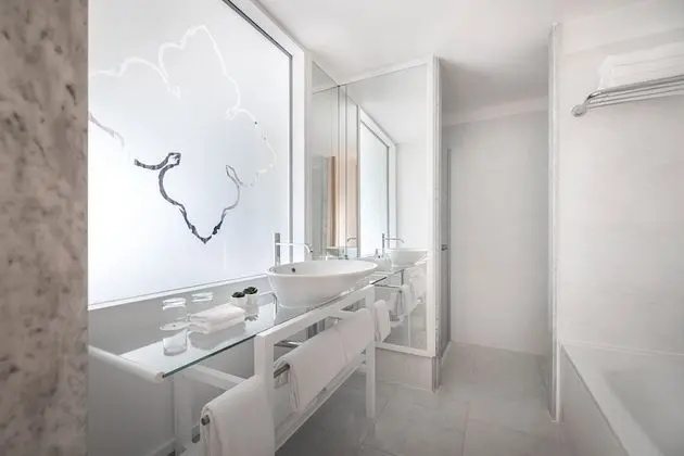 Superior Tek Büyük Yataklı Oda, Balkon, Bahçe Manzaralı