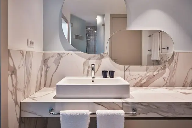 Family Oda, Balkon, Kısmi Deniz Manzaralı (Superior Seaside)