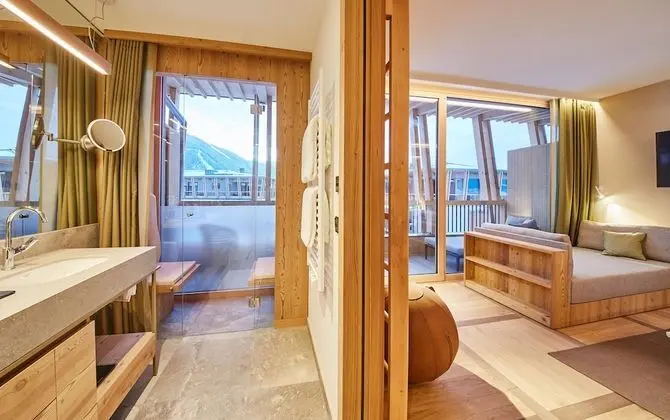 Junior Süit, Balkon, Dağ Manzaralı