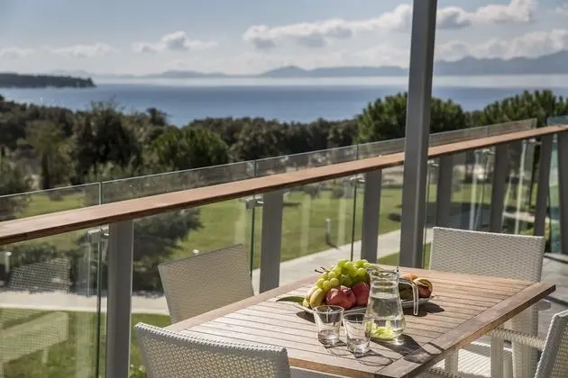 Superior Apart Daire, 2 Yatak Odası, Balkon, Deniz Manzaralı