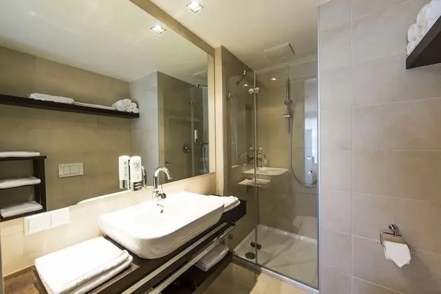 Superior Apart Daire, 2 Yatak Odası, Balkon, Deniz Manzaralı